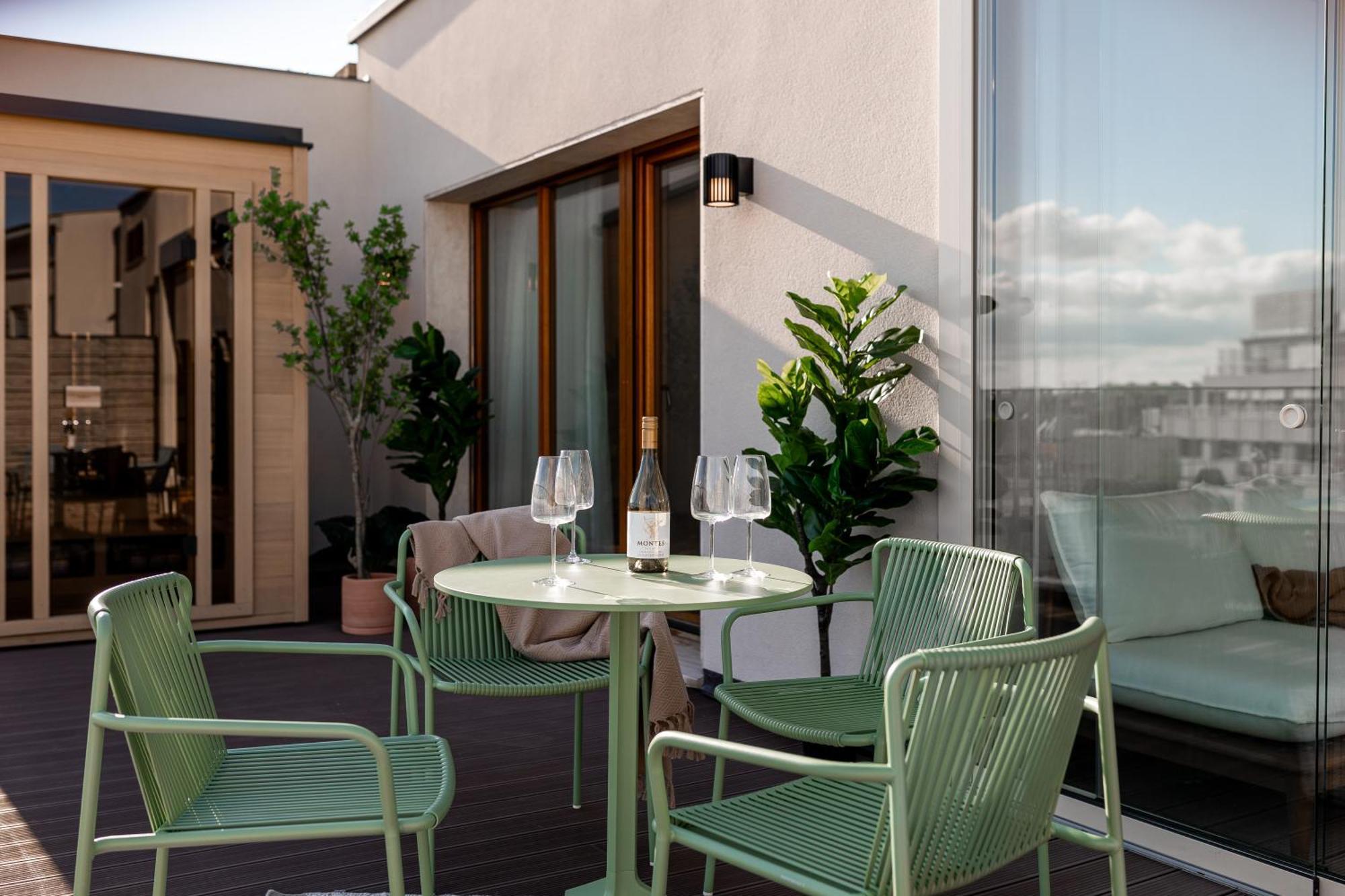 Catalog Boutique Rooms Bratislava Exterior foto
